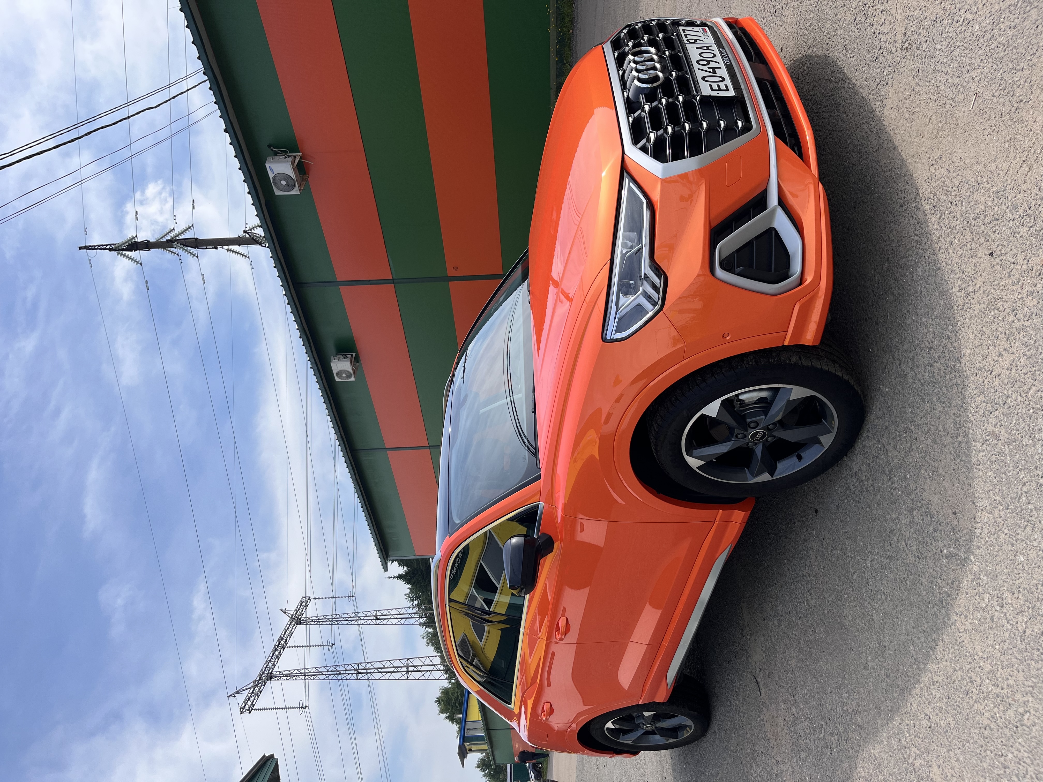 Audi Q3 в цвете Racing Orange